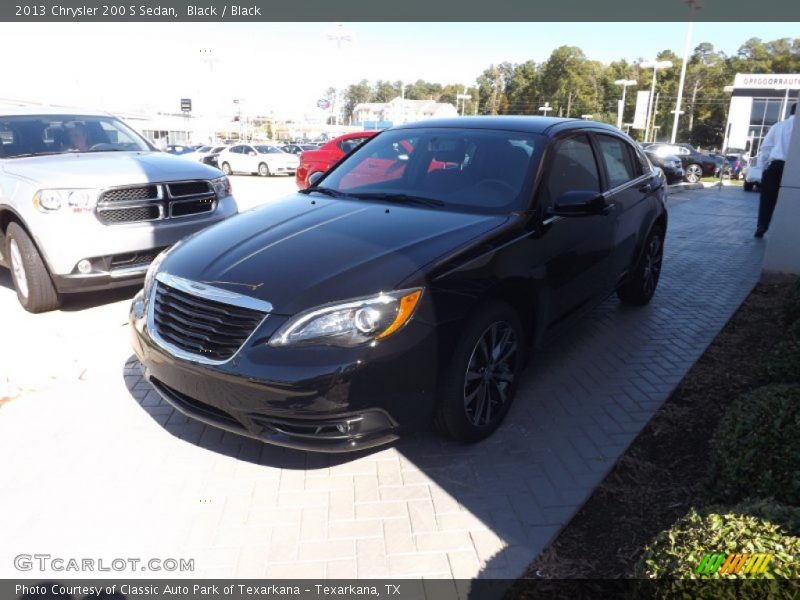 Black / Black 2013 Chrysler 200 S Sedan