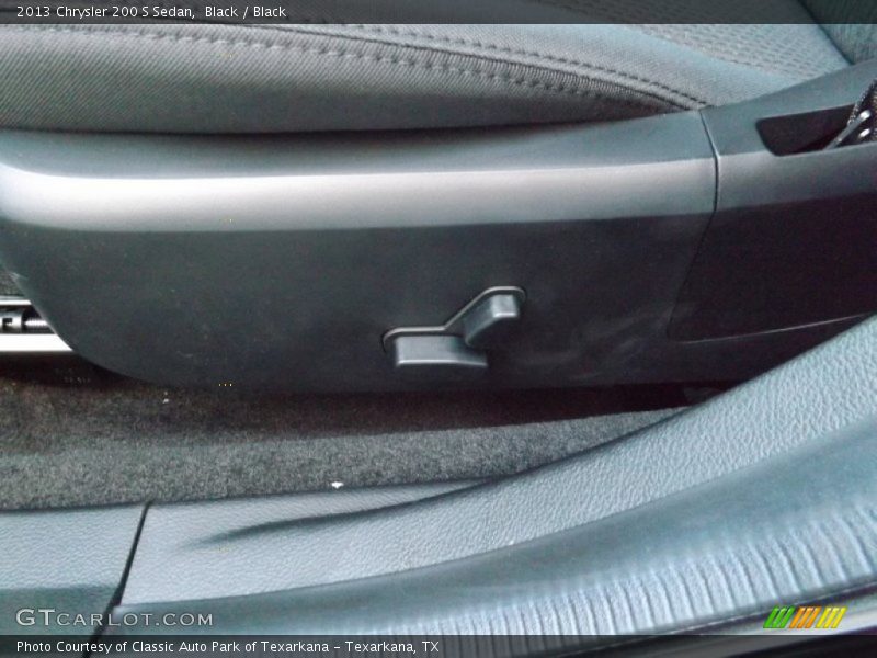Black / Black 2013 Chrysler 200 S Sedan