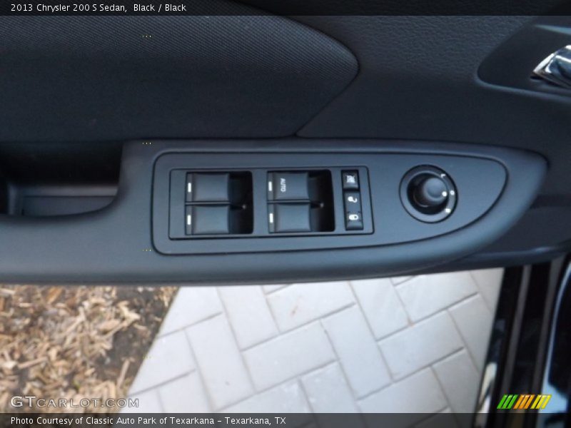 Black / Black 2013 Chrysler 200 S Sedan