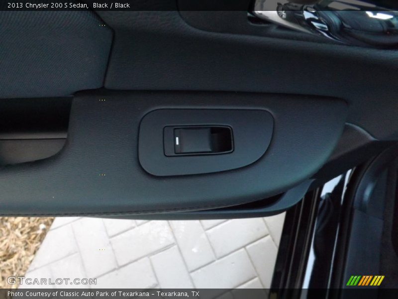 Black / Black 2013 Chrysler 200 S Sedan
