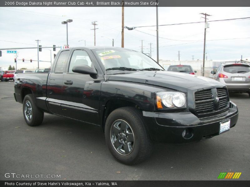 Front 3/4 View of 2006 Dakota Night Runner Club Cab 4x4