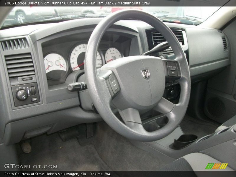 Dashboard of 2006 Dakota Night Runner Club Cab 4x4