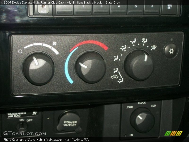Controls of 2006 Dakota Night Runner Club Cab 4x4