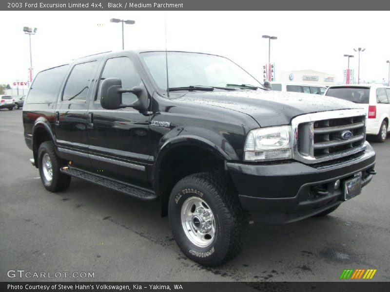 Front 3/4 View of 2003 Excursion Limited 4x4
