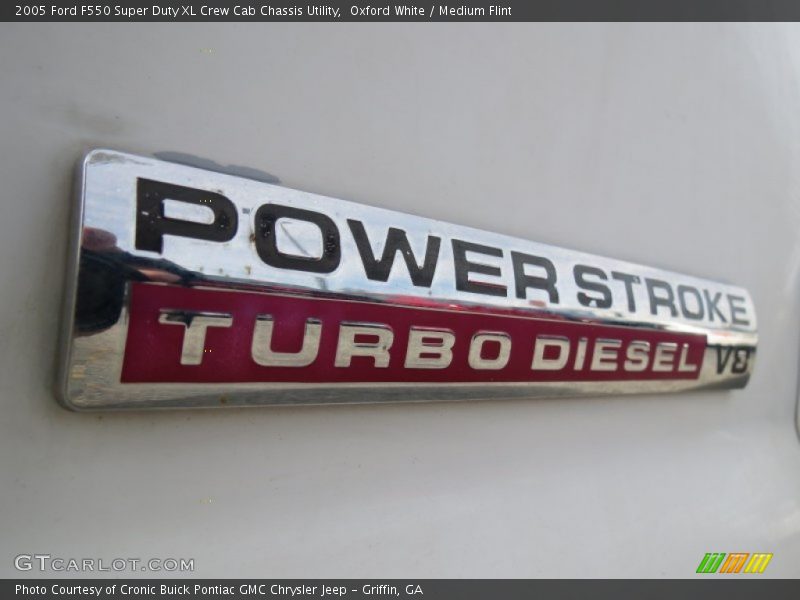 Oxford White / Medium Flint 2005 Ford F550 Super Duty XL Crew Cab Chassis Utility