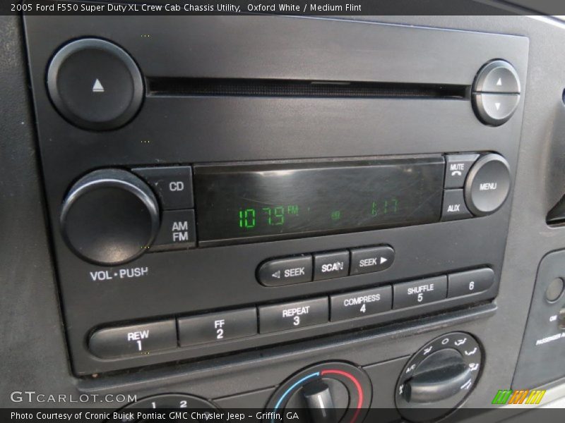 Oxford White / Medium Flint 2005 Ford F550 Super Duty XL Crew Cab Chassis Utility
