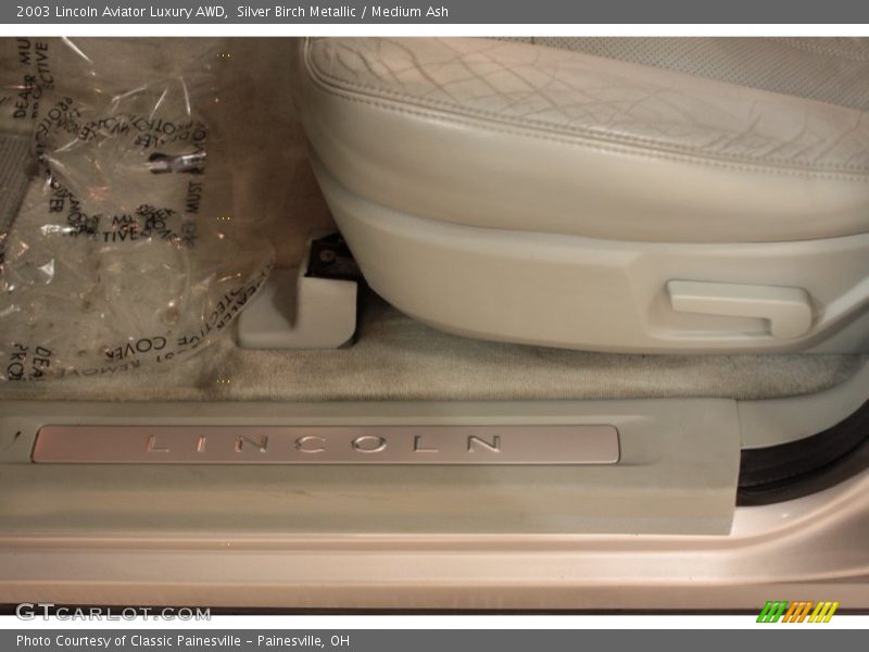 Silver Birch Metallic / Medium Ash 2003 Lincoln Aviator Luxury AWD