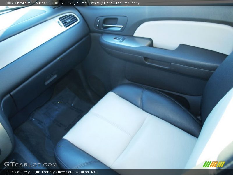 Summit White / Light Titanium/Ebony 2007 Chevrolet Suburban 1500 Z71 4x4