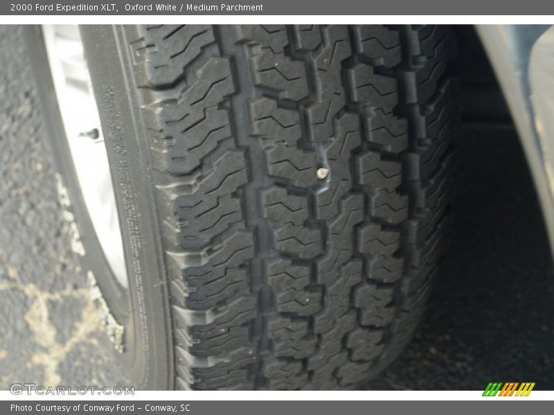 Oxford White / Medium Parchment 2000 Ford Expedition XLT