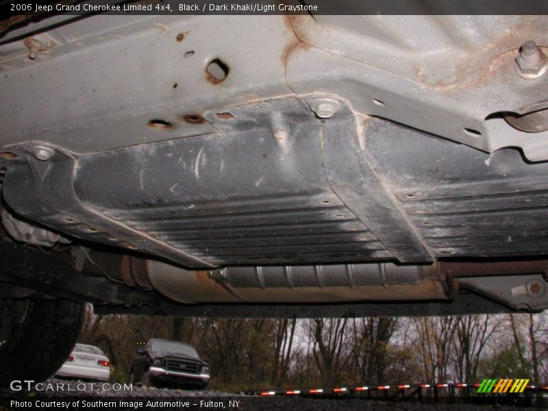 Undercarriage of 2006 Grand Cherokee Limited 4x4