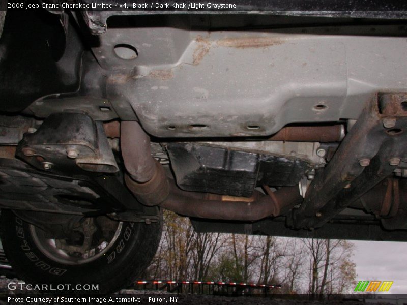 Undercarriage of 2006 Grand Cherokee Limited 4x4