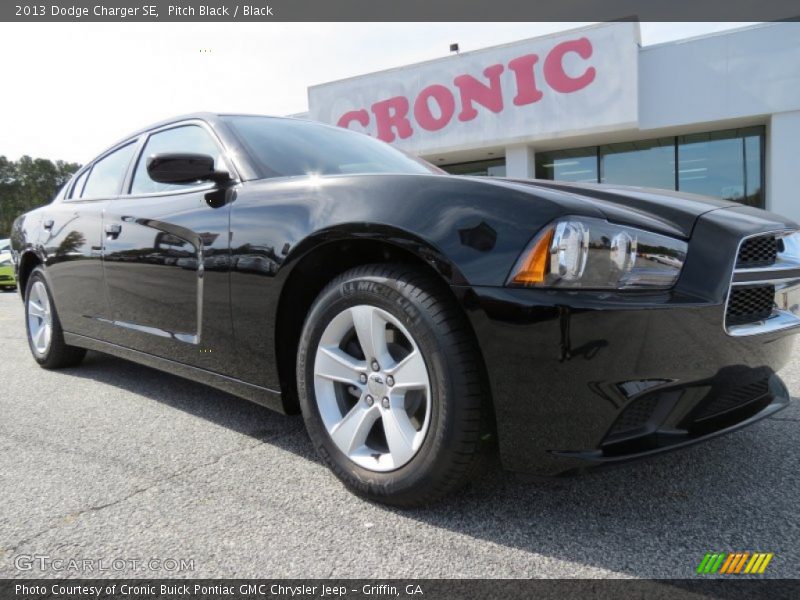 Pitch Black / Black 2013 Dodge Charger SE