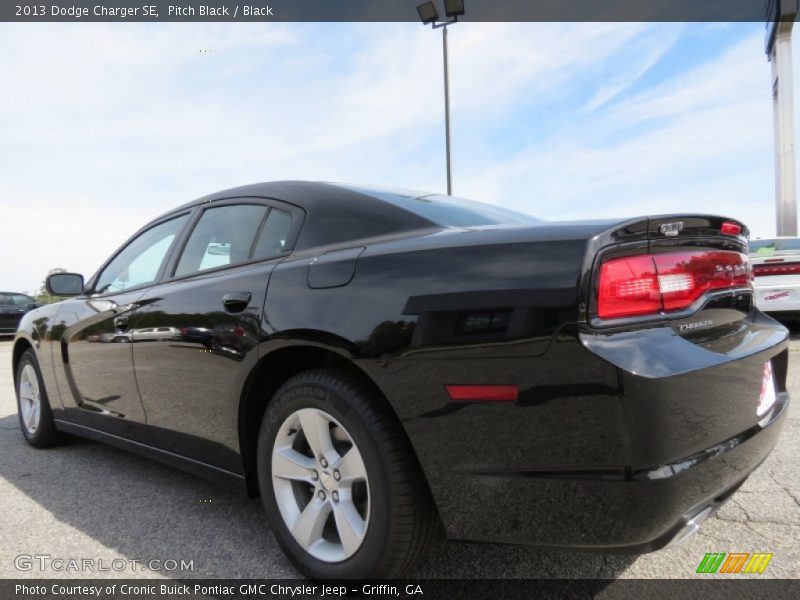 Pitch Black / Black 2013 Dodge Charger SE