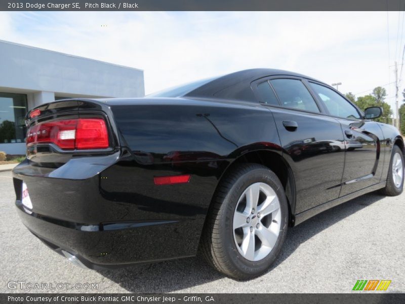 Pitch Black / Black 2013 Dodge Charger SE