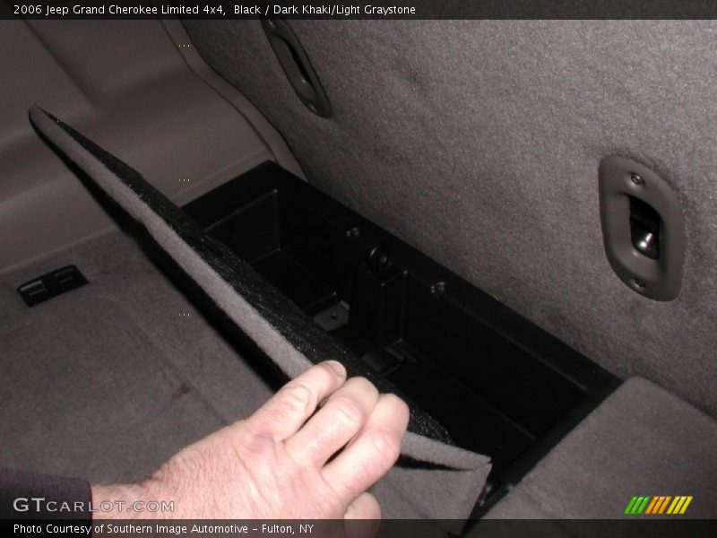 Black / Dark Khaki/Light Graystone 2006 Jeep Grand Cherokee Limited 4x4