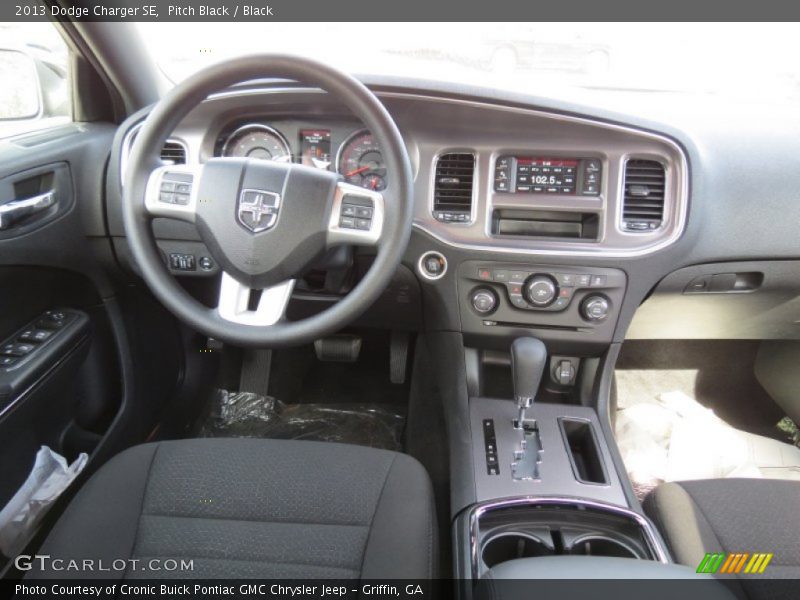 Pitch Black / Black 2013 Dodge Charger SE