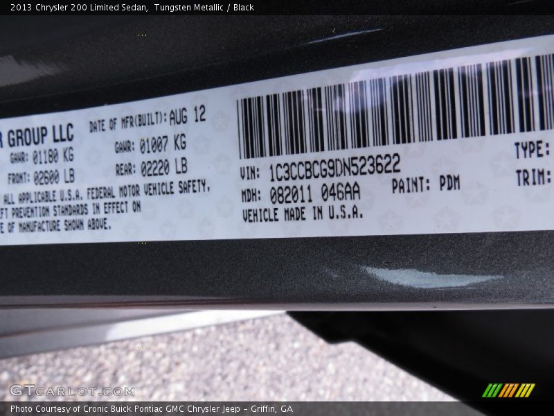 Tungsten Metallic / Black 2013 Chrysler 200 Limited Sedan
