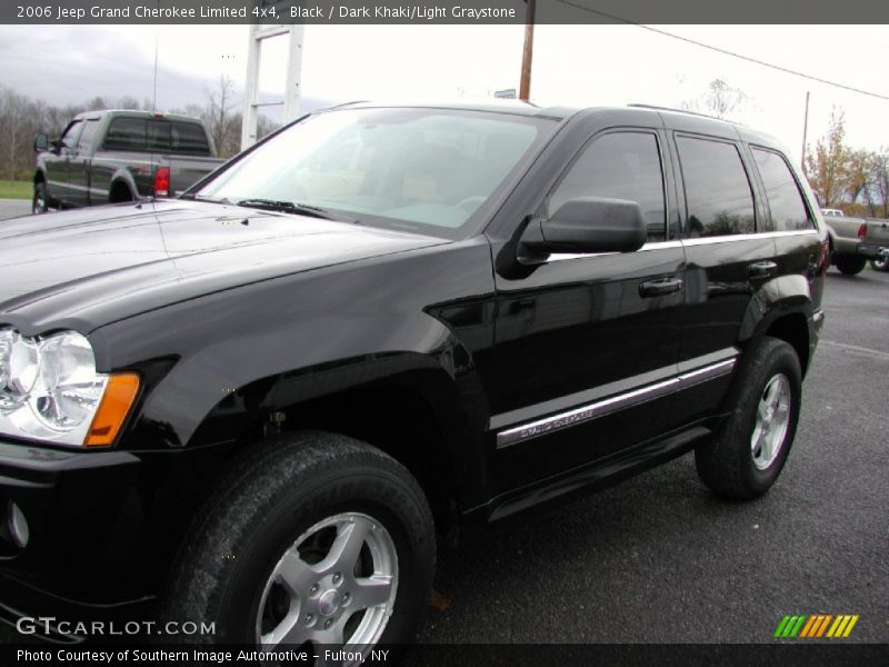 Black / Dark Khaki/Light Graystone 2006 Jeep Grand Cherokee Limited 4x4