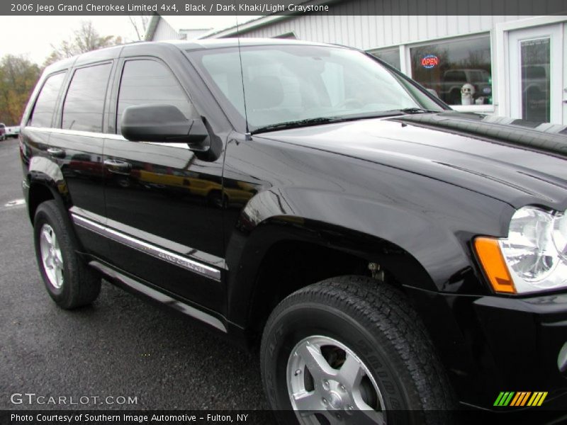 Black / Dark Khaki/Light Graystone 2006 Jeep Grand Cherokee Limited 4x4
