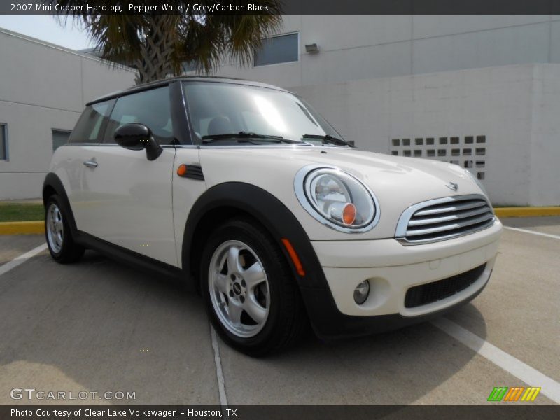 Pepper White / Grey/Carbon Black 2007 Mini Cooper Hardtop