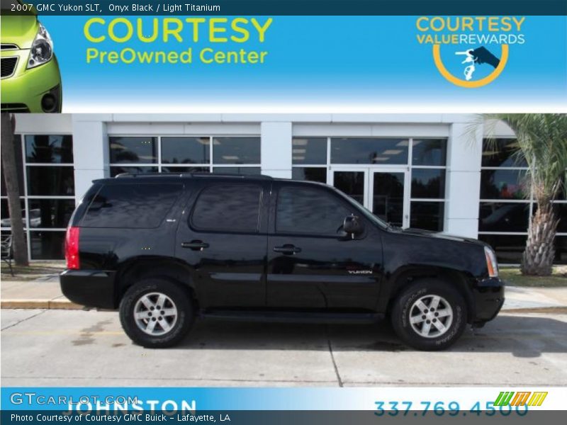 Onyx Black / Light Titanium 2007 GMC Yukon SLT