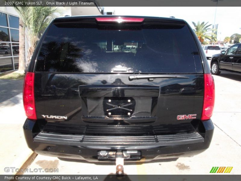 Onyx Black / Light Titanium 2007 GMC Yukon SLT