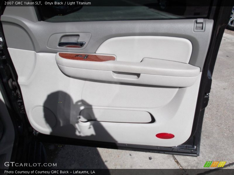 Onyx Black / Light Titanium 2007 GMC Yukon SLT