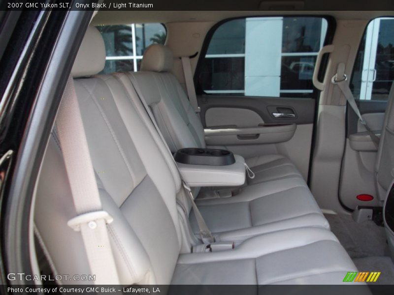 Onyx Black / Light Titanium 2007 GMC Yukon SLT