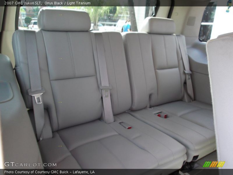 Onyx Black / Light Titanium 2007 GMC Yukon SLT