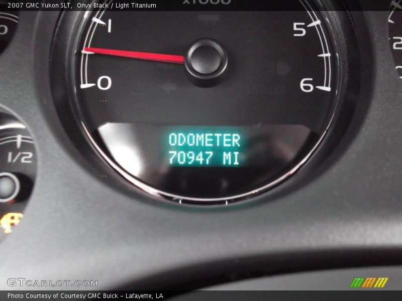 Onyx Black / Light Titanium 2007 GMC Yukon SLT