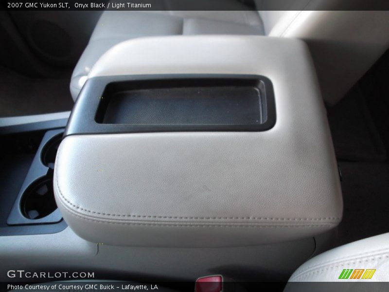 Onyx Black / Light Titanium 2007 GMC Yukon SLT
