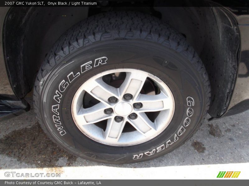 Onyx Black / Light Titanium 2007 GMC Yukon SLT