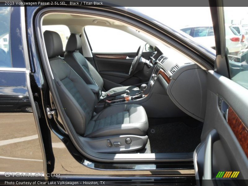 Black / Titan Black 2013 Volkswagen Passat 2.5L SEL