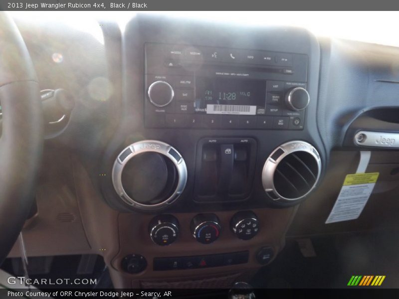 Black / Black 2013 Jeep Wrangler Rubicon 4x4