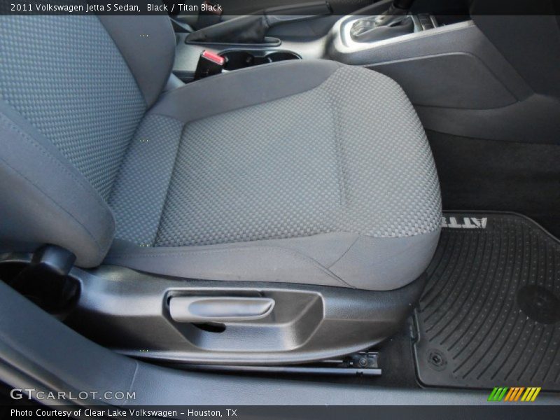 Black / Titan Black 2011 Volkswagen Jetta S Sedan