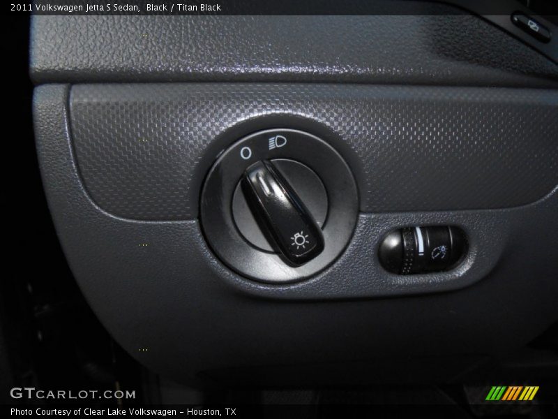 Black / Titan Black 2011 Volkswagen Jetta S Sedan