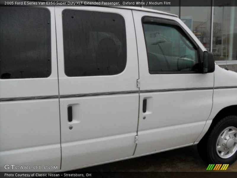 Oxford White / Medium Flint 2005 Ford E Series Van E350 Super Duty XLT Extended Passenger