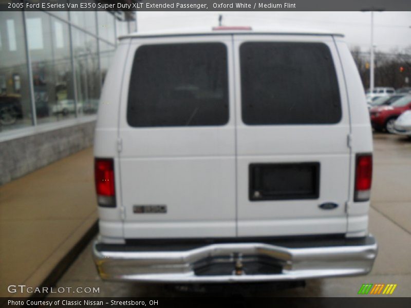 Oxford White / Medium Flint 2005 Ford E Series Van E350 Super Duty XLT Extended Passenger