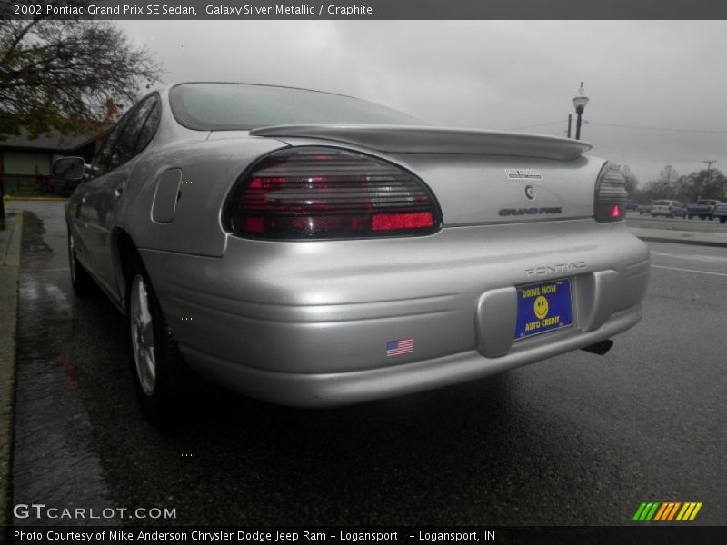 Galaxy Silver Metallic / Graphite 2002 Pontiac Grand Prix SE Sedan
