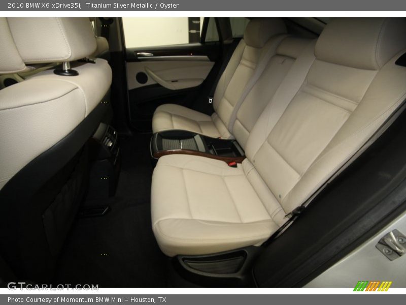 Rear Seat of 2010 X6 xDrive35i