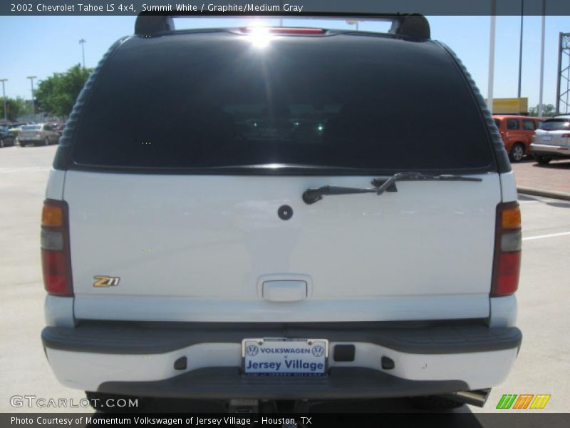 Summit White / Graphite/Medium Gray 2002 Chevrolet Tahoe LS 4x4