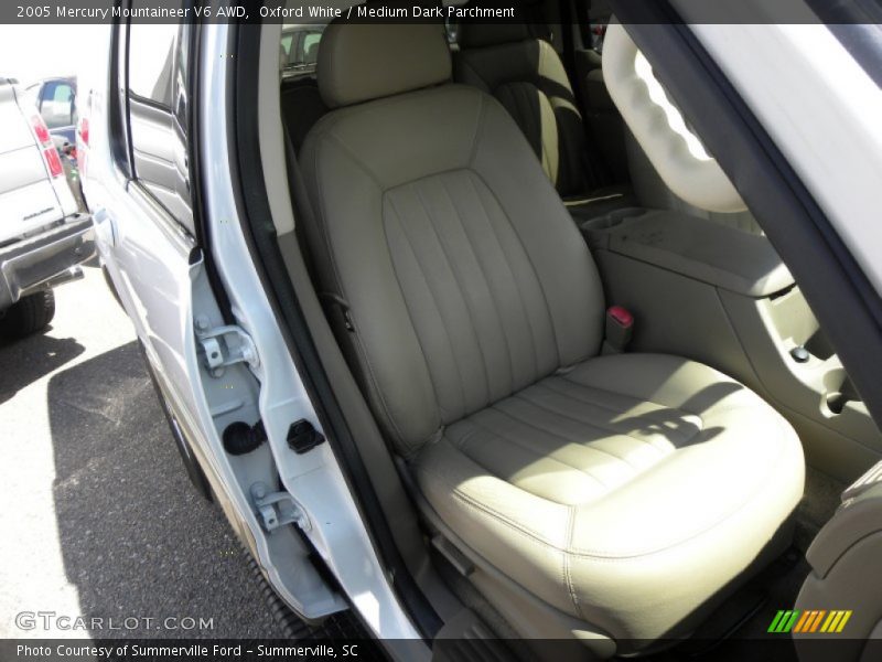Oxford White / Medium Dark Parchment 2005 Mercury Mountaineer V6 AWD