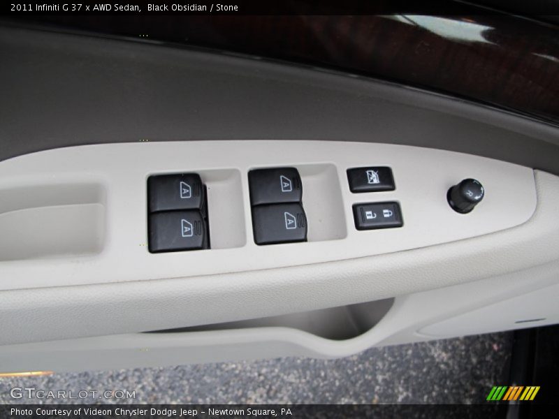 Controls of 2011 G 37 x AWD Sedan