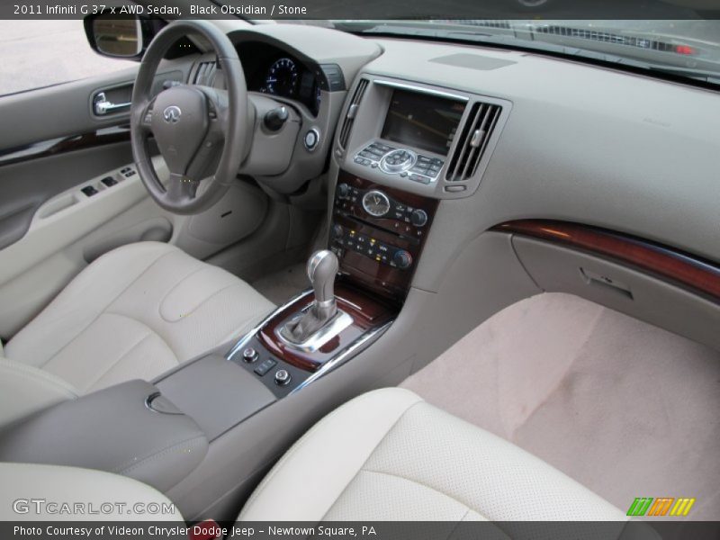 Dashboard of 2011 G 37 x AWD Sedan