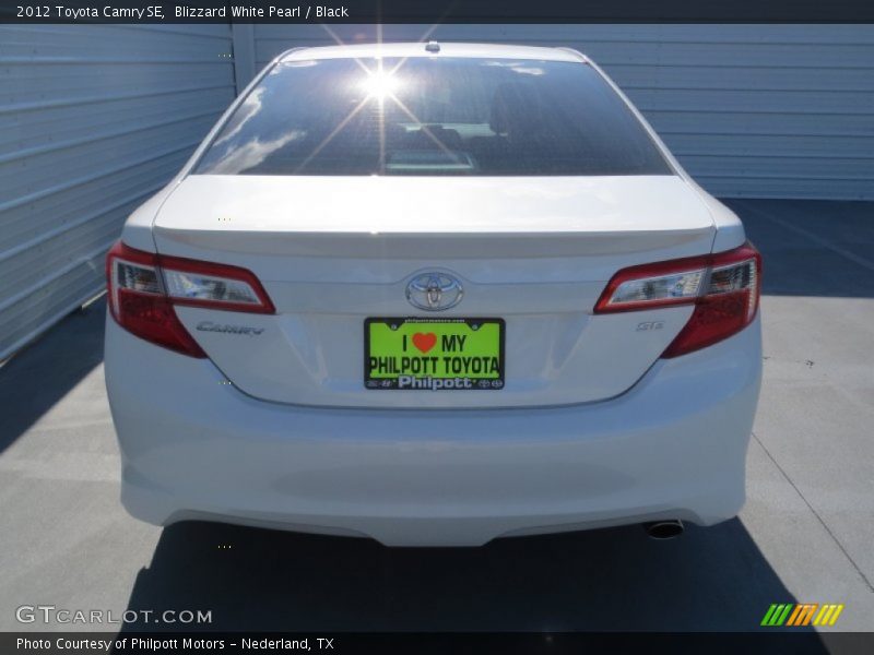 Blizzard White Pearl / Black 2012 Toyota Camry SE