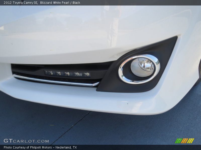 Blizzard White Pearl / Black 2012 Toyota Camry SE