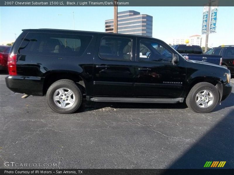 Black / Light Titanium/Dark Titanium 2007 Chevrolet Suburban 1500 LS