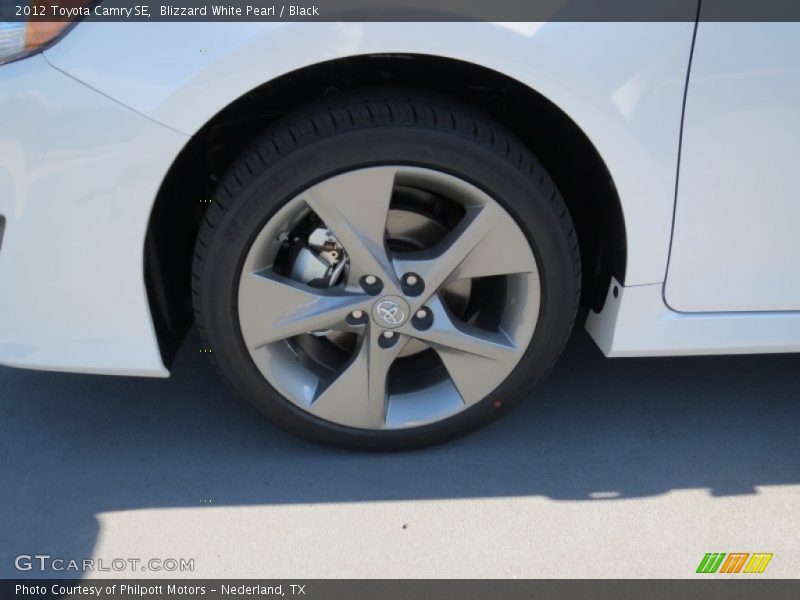 Blizzard White Pearl / Black 2012 Toyota Camry SE