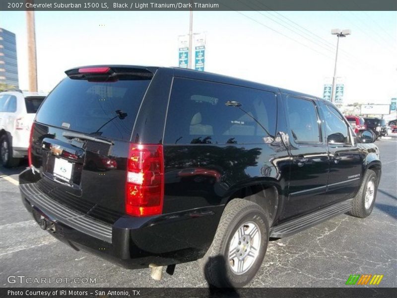 Black / Light Titanium/Dark Titanium 2007 Chevrolet Suburban 1500 LS