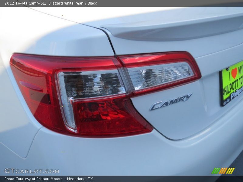 Blizzard White Pearl / Black 2012 Toyota Camry SE
